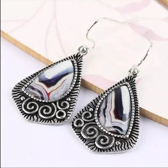 New Women’s Geometric Boho Design Drop Earrings - Picture 4 of 5